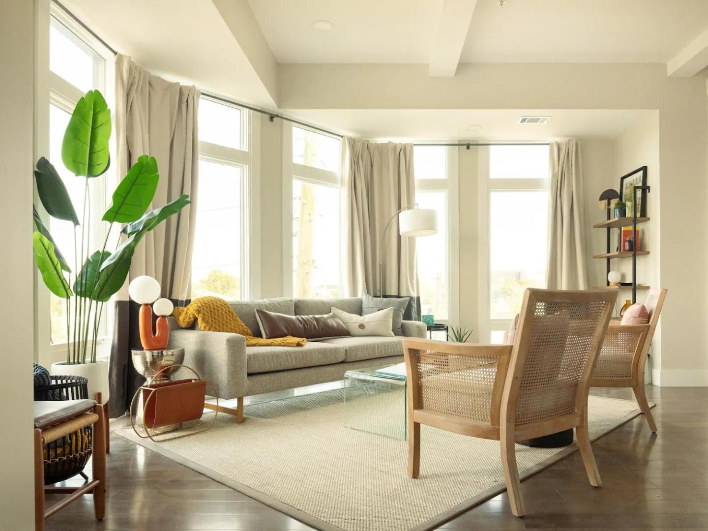 Apartment Downtown, Contemporary, 2 Bedroom, Roof Terrace! 2b *